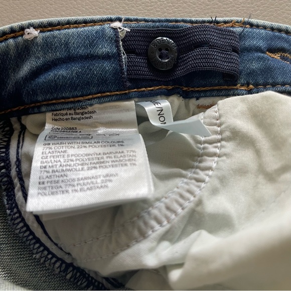 H&M Skinny Jeans Boys Size 4T Light Wash Adjustable Waist Denim New - Picture 8 of 10